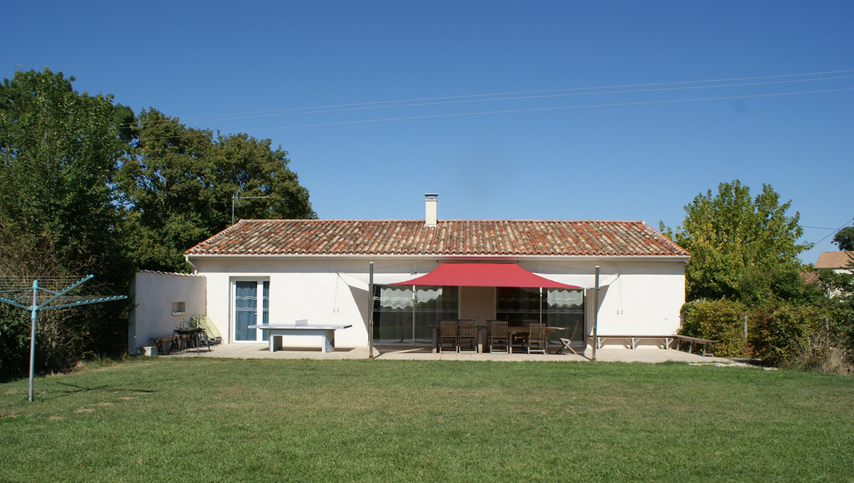 Gîte classé 4 étoiles de plain-pied pour 8 personnes agréé tourisme et handicap auditif, mental,moteur et visuel.